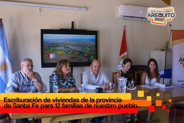 Firma de escrituras en el marco del programa Regularización Dominial.