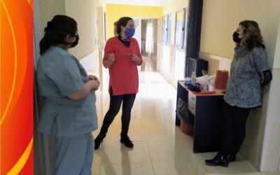 Infectóloga visita las instalaciones del SAMCO